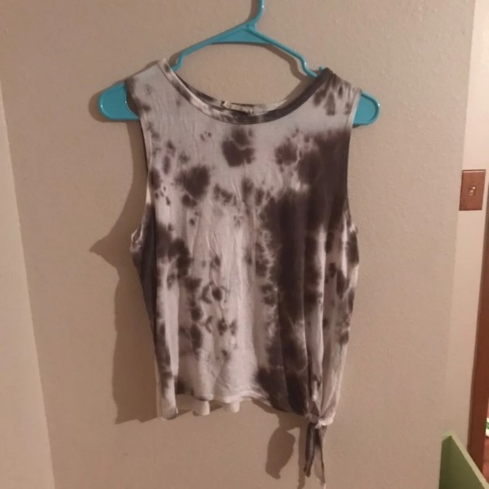 Woman’s Large Tie Dye Tank Top
